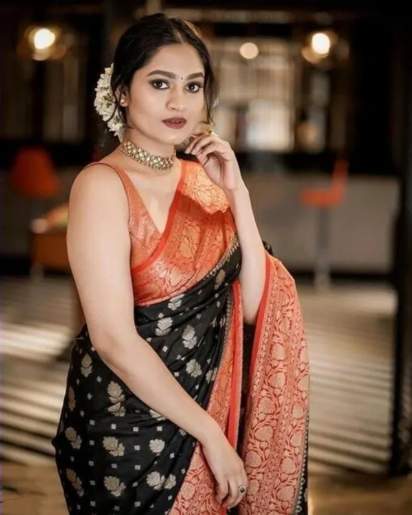 Black_Embellished_Bollywood_Jacquard_Saree_(Black)